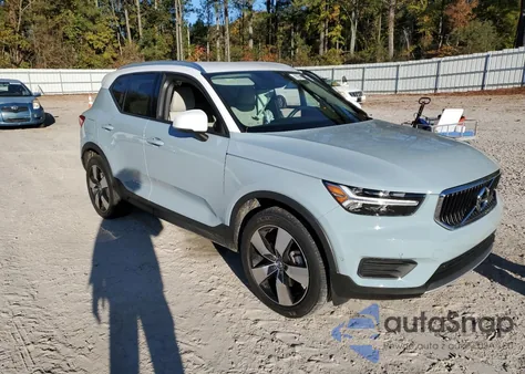 2019 Volvo Xc40 T5 Momentum z USA, uszkodzony, nr VIN YV4162UK3K2054861
